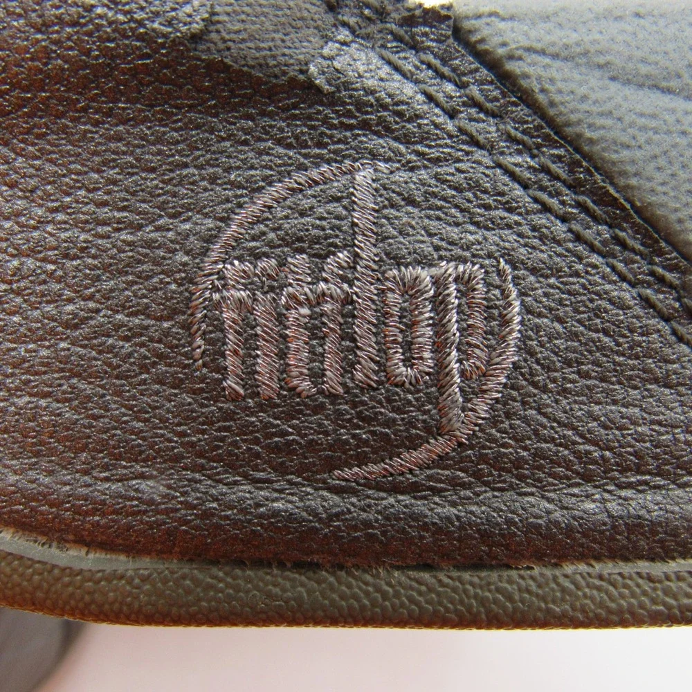 FitFlop Thong Sandals Women Size‎ 8 Grey Rhinestone Microwobbleboard Flip Flop